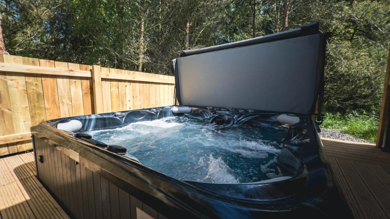 Sundance Lodge, Fantastic New Cabin With Hot Tub - Sleeps 6 - Largest In Felmoor Park Morpeth Exterior photo
