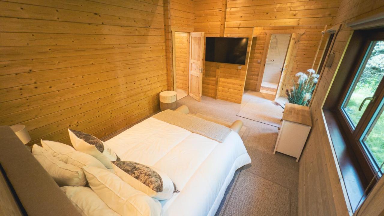 Sundance Lodge, Fantastic New Cabin With Hot Tub - Sleeps 6 - Largest In Felmoor Park Morpeth Exterior photo