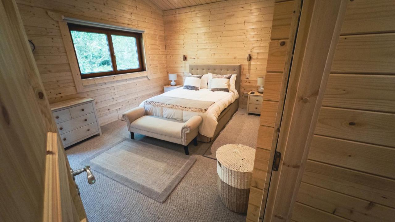 Sundance Lodge, Fantastic New Cabin With Hot Tub - Sleeps 6 - Largest In Felmoor Park Morpeth Exterior photo