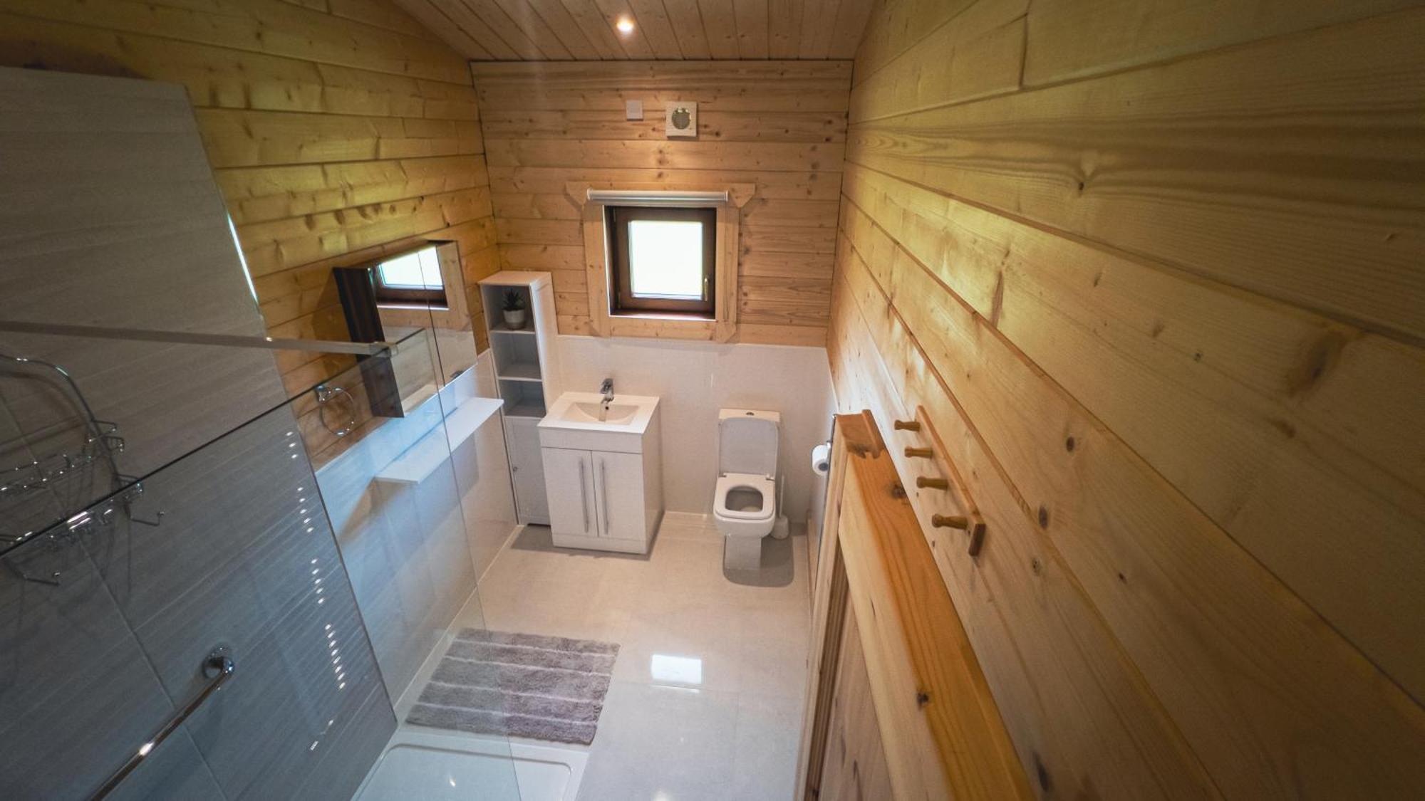Sundance Lodge, Fantastic New Cabin With Hot Tub - Sleeps 6 - Largest In Felmoor Park Morpeth Room photo